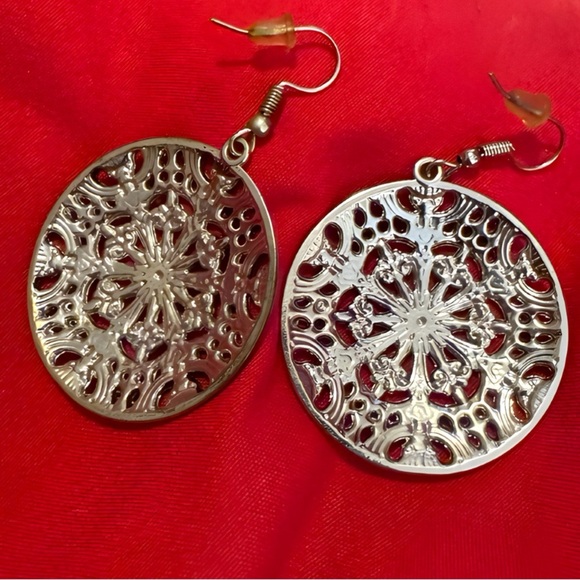 Vintage Silver Color Round Dangle Earrings. Never Worn. - Picture 2 of 3